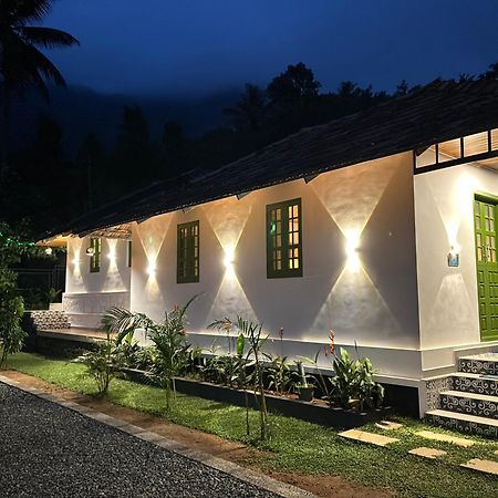 Calm Shack - 2 Bedroom-Boutique Farm Stay มุนนาร์ ภายนอก รูปภาพ