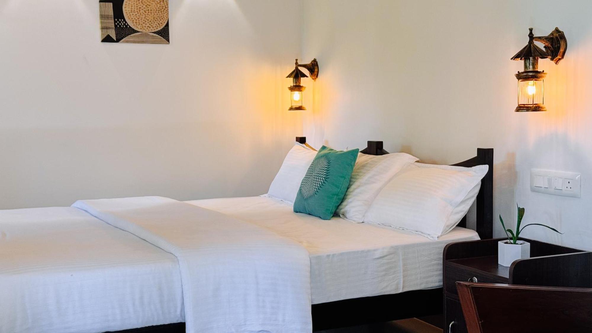 Calm Shack - 2 Bedroom-Boutique Farm Stay มุนนาร์ ภายนอก รูปภาพ