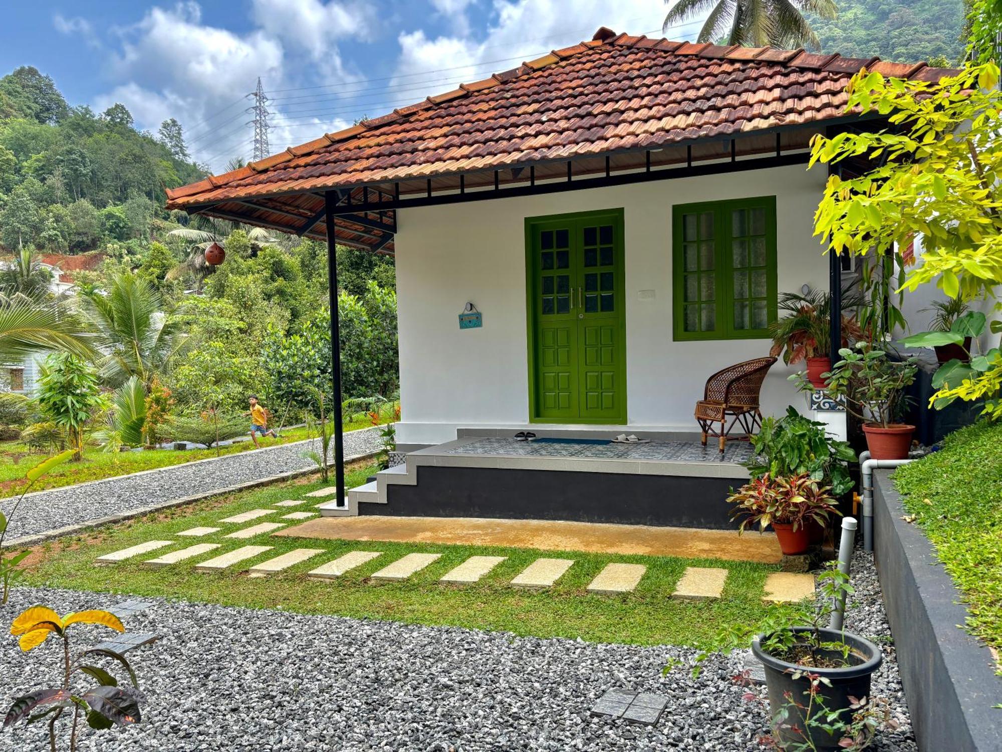 Calm Shack - 2 Bedroom-Boutique Farm Stay มุนนาร์ ภายนอก รูปภาพ